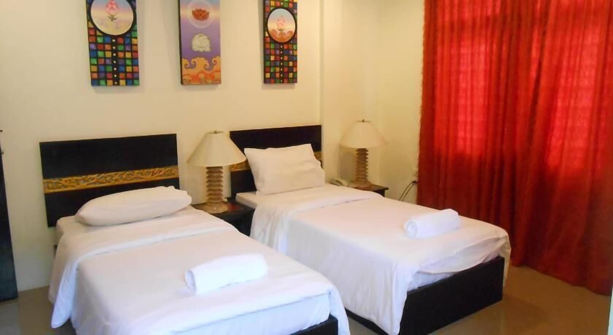 The Bang Khun Phrom Suites Бангкок Экстерьер фото