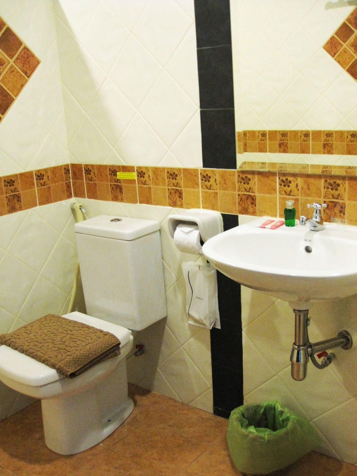 The Bang Khun Phrom Suites Бангкок Экстерьер фото