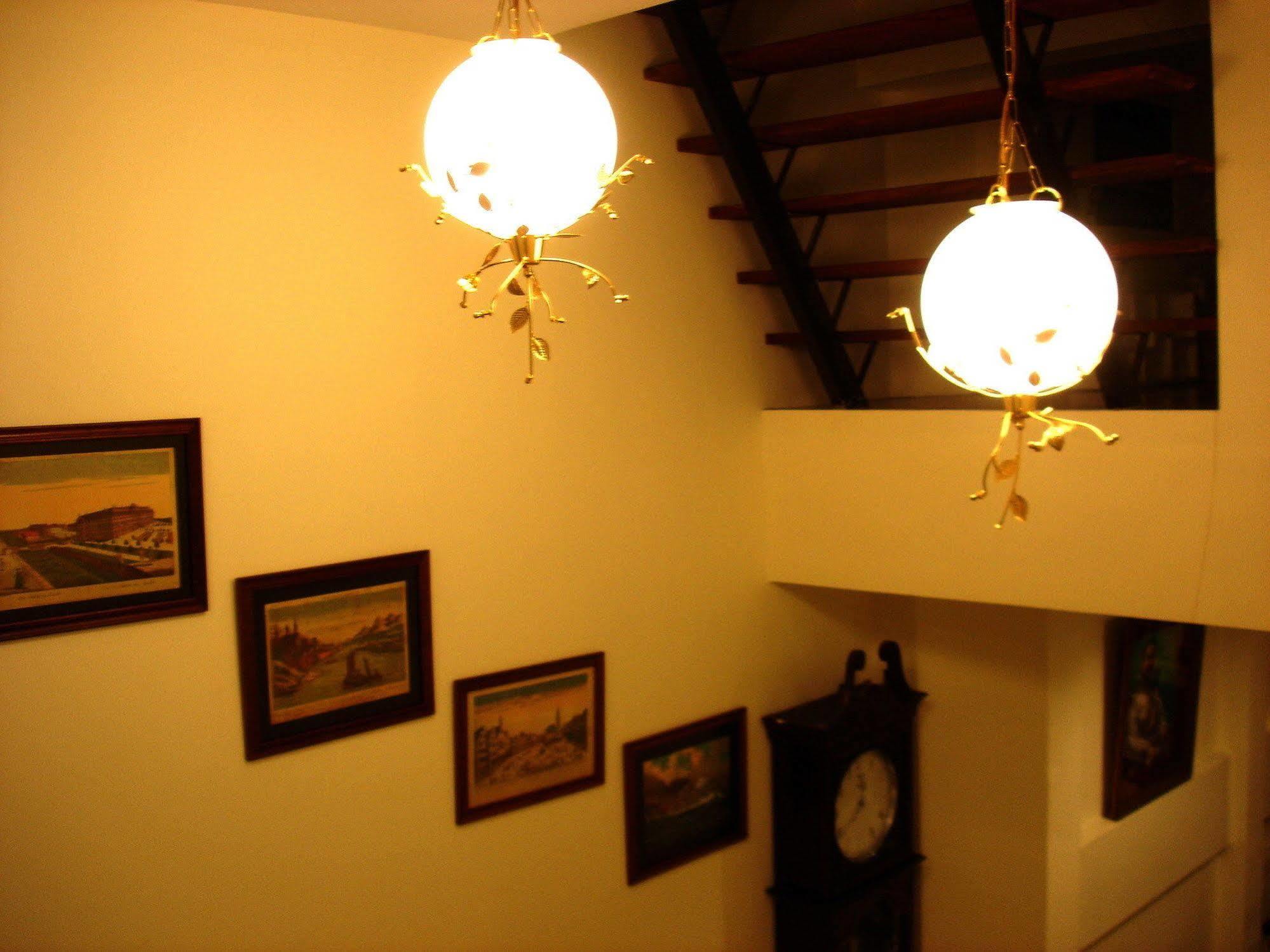 The Bang Khun Phrom Suites Бангкок Экстерьер фото